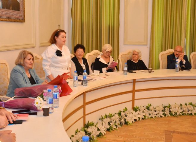 Azərbaycan yazıçılar birliyinin Natəvan klubunda Leyla Mətinin "Sevgi mövsümü" adlı şeirlər kitabının təqdimatı keçirilib.